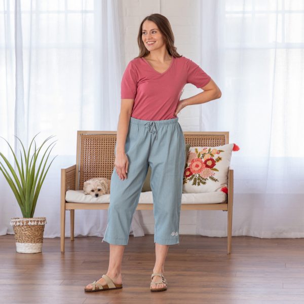 Paw Print Zipper-Hem Denim Capri Pants Sale