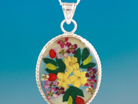 Antique Daffodils Old Fashioned Pendant Necklace with Flowers in Resin For Sale